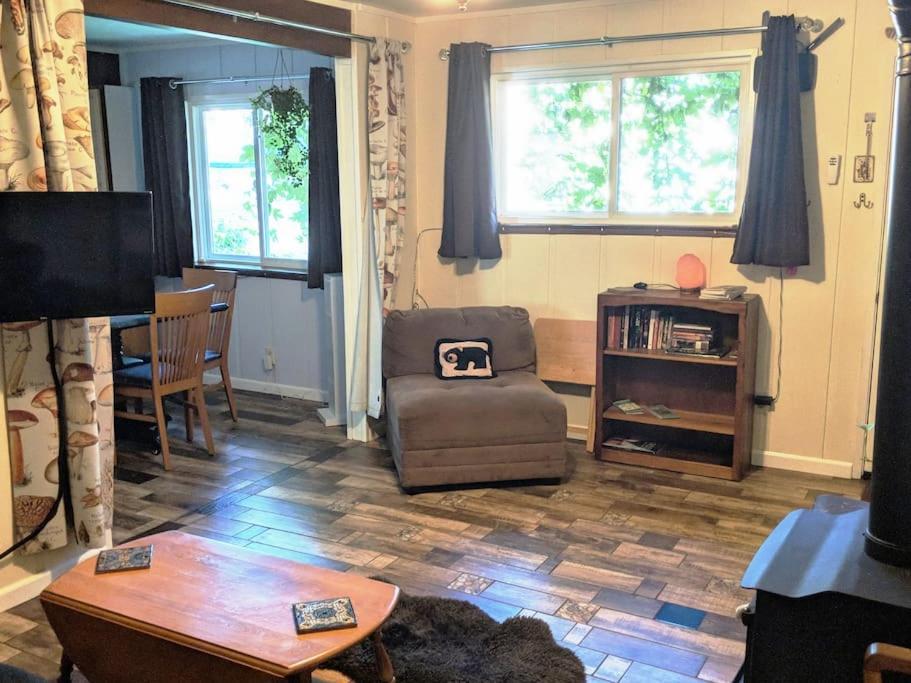 Sleeping Wolf Guest House Окгерст Екстер'єр фото